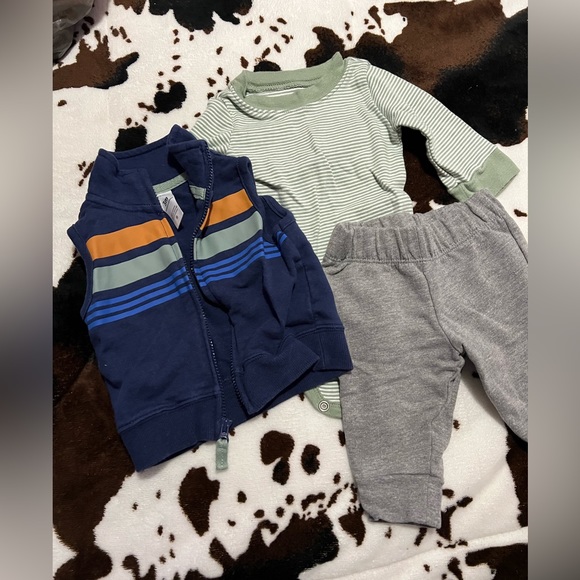 Carter’s baby boy vest sets 3months - Picture 3 of 5